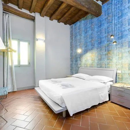 Santa Trinita Industrial Flat * Florencja